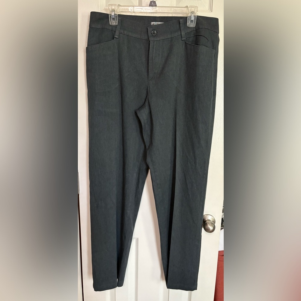 Lee Relaxed Fit Ladies Gray Slacks, size 14